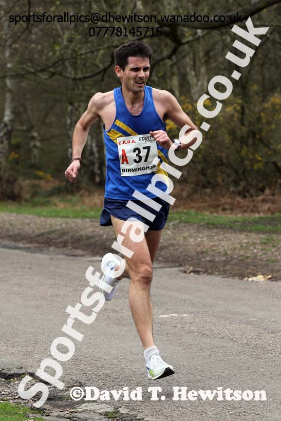 Simon Deakin (Leeds) on the 1st leg of the National 12 Stage Relay, National 12 and 6 Stage Relays, Sutton Park, Birmingham. Photo: David T. Hewitson/Sports for All Pics
